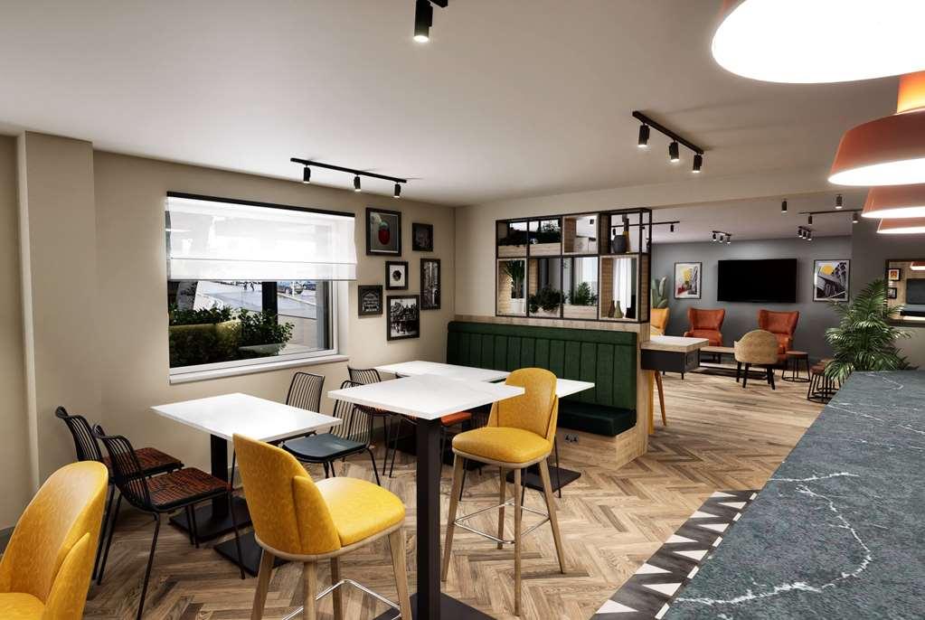 Super 8 By Wyndham Chester East Interior photo