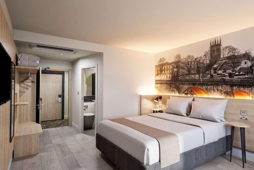Super 8 By Wyndham Chester East Room photo