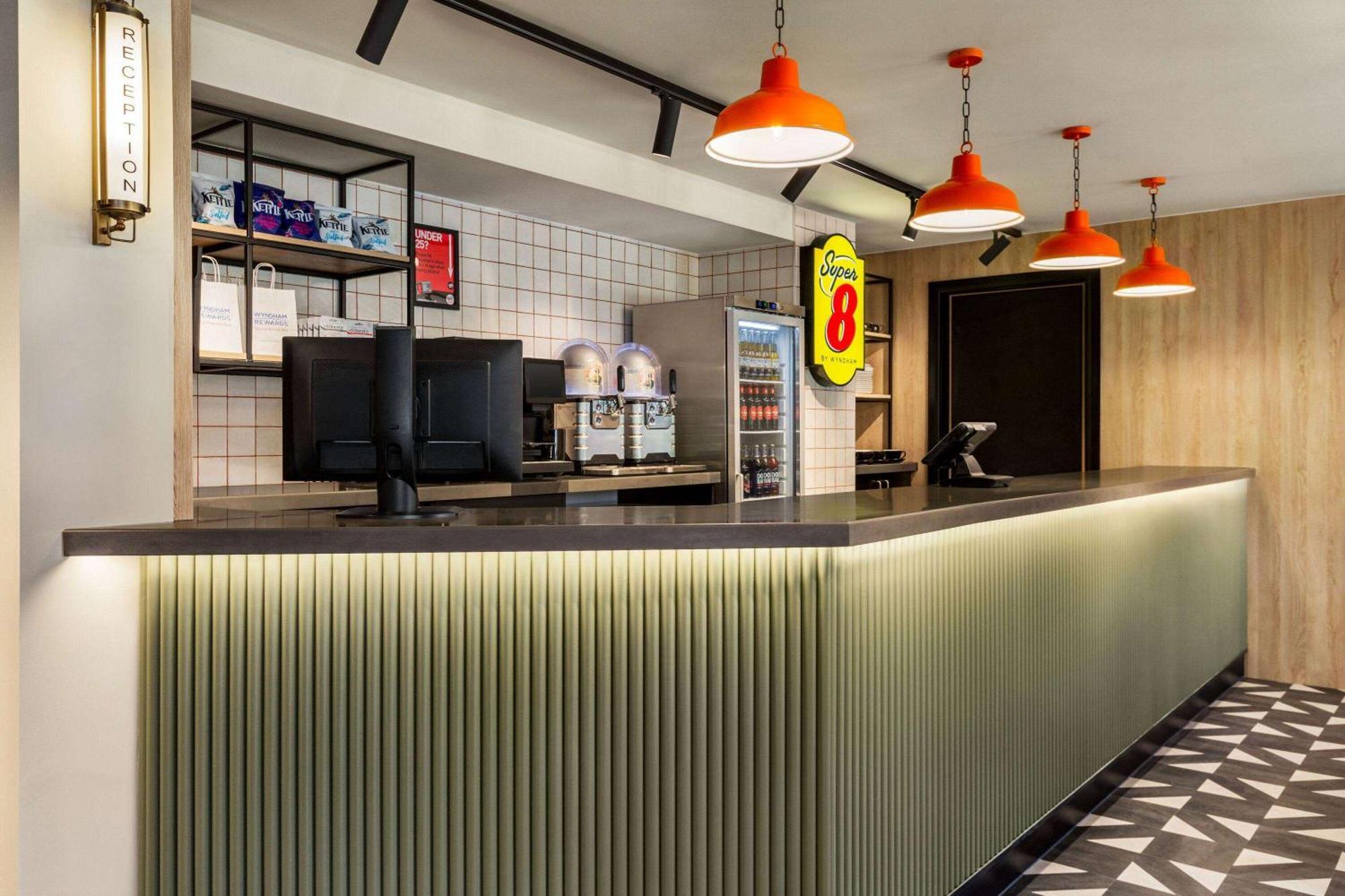 Super 8 By Wyndham Chester East Exterior photo